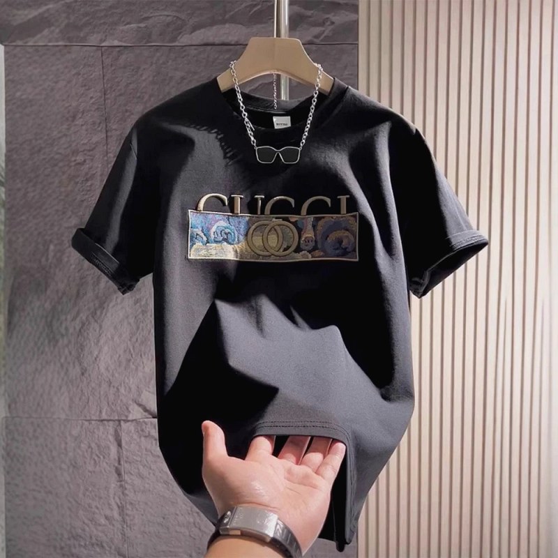Gucci Black T-Shirt Review: The Listing Says 0.00 kg, So We Put It on the Scale